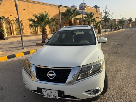 Riyadh, Vehicles, Cars & Trucks , SAR 28000,  Nissan Pathfinder,  2013,  Automatic,  238 KM,  Pathfinder Full Options