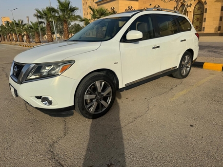 Riyadh, Vehicles, Cars & Trucks , SAR 28000,  Nissan Pathfinder,  2013,  Automatic,  238 KM,  Pathfinder Full Options