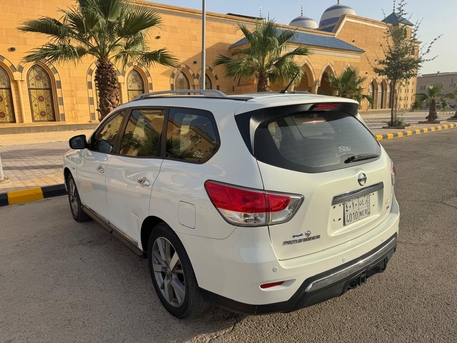 Riyadh, Vehicles, Cars & Trucks , SAR 28000,  Nissan Pathfinder,  2013,  Automatic,  238 KM,  Pathfinder Full Options