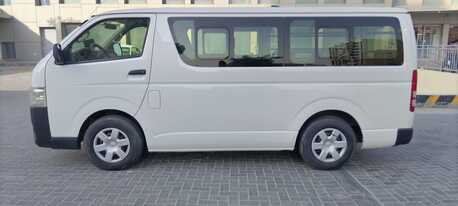 Manama, Vehicles, Cars & Trucks , BHD 4000,  Toyota Hi-Ace,  2015,  Manual,  180000 KM,  Toyota Hiace  Model 16 Passanger Whitw Color  Urgent Sale