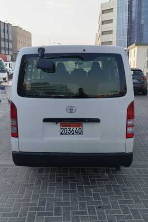 Manama, Vehicles, Cars & Trucks , BHD 4000,  Toyota Hi-Ace,  2015,  Manual,  180000 KM,  Toyota Hiace  Model 16 Passanger Whitw Color  Urgent Sale