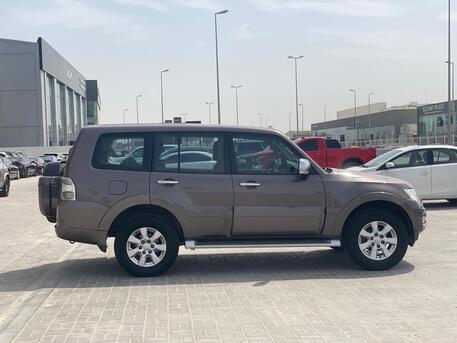 Manama, Vehicles, Cars & Trucks , BHD 4400,  Mitsubishi Pajero,  2016,  Automatic,  141100 KM,   GLS  (Grey)