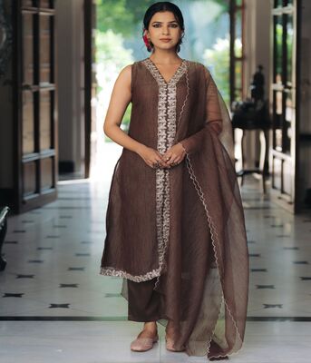 Mumbai, Clothing & Accessories, INR 3128,  Buy Women