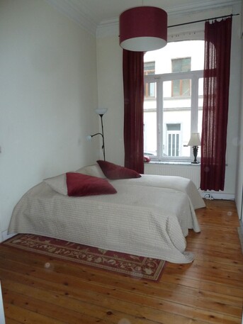 Brussels, Apartments, Flats, Houses & Villas, EUR 950/month,  Furnished,  1 BR,  950 Eur All Included 30 M2 Furnished To Rent Saint Gilles