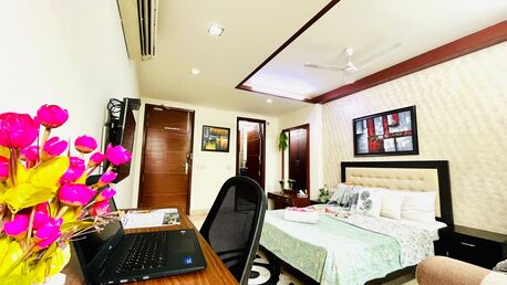 New Delhi, Apts/Flats Wanted, INR 4578/day,  Furnished,  Studio,  450 Sq. Feet,  Cozy Studio With Balcony - Green Park And HKV