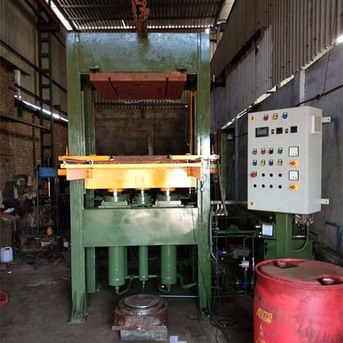 Ahmedabad, Heavy Equipment, Are There Rubber Moulding Press Manufacturers Which Are Suitable For Small Factories?