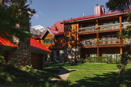 Toronto, Restaurants, Looking For Lake Louise Hotels? Here&rsquo;s Your Ultimate Guide To Booking