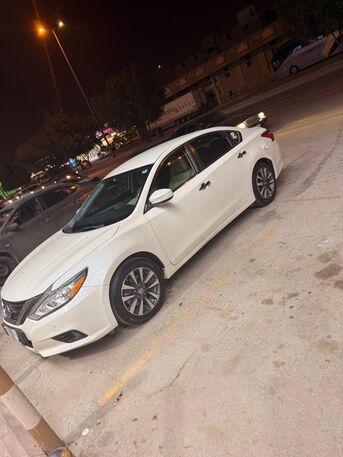 Riyadh, Vehicles, Cars & Trucks , SAR 41000,  Nissan Altima,  2017,  Automatic,  182000 KM,    SV 182,000 KM Neat