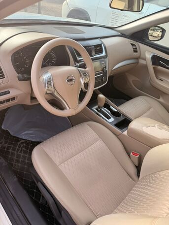 Riyadh, Vehicles, Cars & Trucks , SAR 41000,  Nissan Altima,  2017,  Automatic,  182000 KM,    SV 182,000 KM Neat