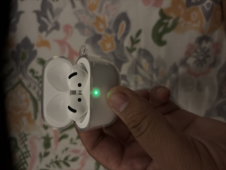 Riyadh, Electronics, SAR 400,  Airpods 4