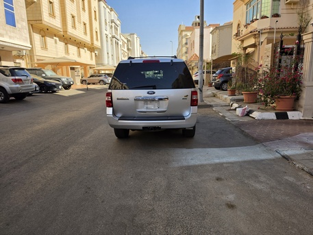 Riyadh, Vehicles, Cars & Trucks , SAR 50000,  Ford Expedition 2014 Limited &ndash; Excellent Condition (Fully Maintained),  2014,  Automatic,  332000 KM,