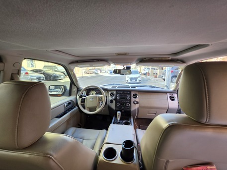 Riyadh, Vehicles, Cars & Trucks , SAR 50000,  Ford Expedition 2014 Limited &ndash; Excellent Condition (Fully Maintained),  2014,  Automatic,  332000 KM,