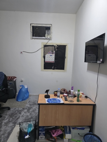 Al Badiyah, Rooms for Rent, SAR 900/month,  Semi Single Room For Rent With Washrom