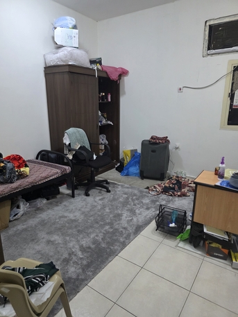 Al Badiyah, Rooms for Rent, SAR 900/month,  Semi Single Room For Rent With Washrom