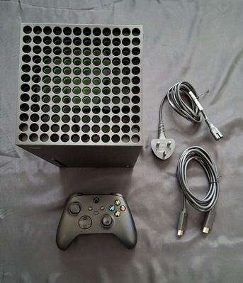 Al Rawabi, Video Games, SAR 2199,  Xbox Series X + 2 Controllers + Box اكس بوكس سيريس اكس + يد إضافية