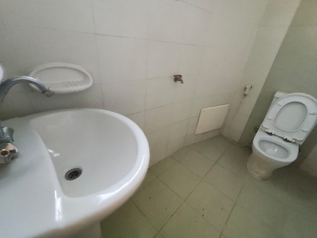 Manama, Apartments, Flats, Houses & Villas, BHD 160/year,  2 BR,  Salhiya:- 2Bhk Unfurnished Flat On Rent..