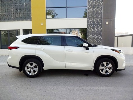 Manama, Vehicles, Cars & Trucks , BHD 11300,  Toyota Highlander Hybrid,  2021,  Automatic,  37000 KM,  Hybrid- 2.5ltrs Engine Capacity - First Owner, ZERO Accident - Urgent Sale