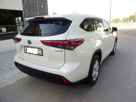 Manama, Vehicles, Cars & Trucks , BHD 11300,  Toyota Highlander Hybrid,  2021,  Automatic,  37000 KM,  Hybrid- 2.5ltrs Engine Capacity - First Owner, ZERO Accident - Urgent Sale