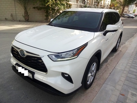Manama, Vehicles, Cars & Trucks , BHD 11300,  Toyota Highlander Hybrid,  2021,  Automatic,  37000 KM,  Hybrid- 2.5ltrs Engine Capacity - First Owner, ZERO Accident - Urgent Sale