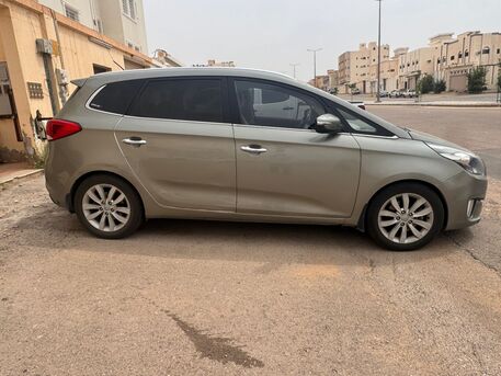 Buraidah, Vehicles, Cars & Trucks , SAR 28000,  Kia Carens 2014 Full Option,  2014,  Automatic,  240000 KM,