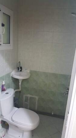 Manama, Rooms for Rent, BHD 80/month,  Room With Unattached Toilet Inclusive Ewa And Person Has Her Own Toilet.Near Marmaris