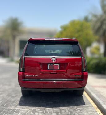 Manama, Vehicles, Cars & Trucks , BHD 8500,  Cadillac Escalade,  2015,  Automatic,  89000 KM,