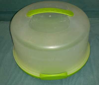Al Seef, Household Items, BHD 3,  Cake Boxes /cupcake Holder, BD 3 FOR BOTH.