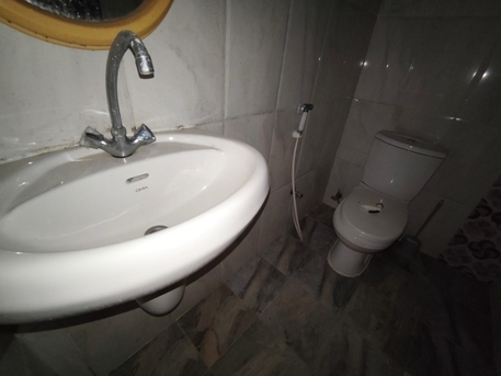 Jidhafs, Apartments, Flats, Houses & Villas, BHD 140/year,  2 BR,  Jidhafs:- Groundfloor 2Bhk Unfurnished Flat On Rent..