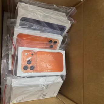 Singapore, Mobile Phones, SGD 1000,  WTS Bulk Brand New, Unlocked Apple IPhone 17 Pro Max 512GB Deep Blue, In Stock.
