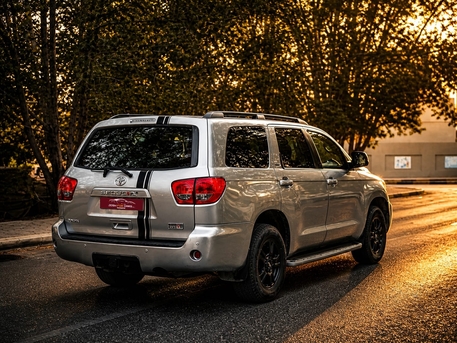 Muharraq, Vehicles, Cars & Trucks , BHD 1,  Toyota Sequoia,  2010,  Automatic,  500000 KM,