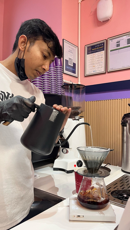 Al Jamiyeen, Job Seekers, Barista