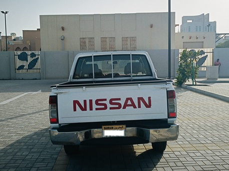 Riffa, Vehicles, Cars & Trucks , BHD 2200,  Nissan Pickup,  2012,  Manual,  350000 KM,  DOUBLE CABINE