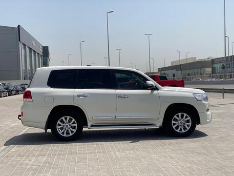 Manama, Vehicles, Cars & Trucks , BHD 17200,  Toyota Land Cruiser,  2018,  Automatic,  225300 KM,  Toyota Landcruiser GX-R  (Pearl)