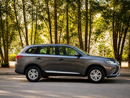 Muharraq, Vehicles, Cars & Trucks , BHD 1,  Mitsubishi Outlander,  2017,  Automatic,  130000 KM,   4x4