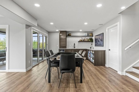 Calgary, Business, Mode Built