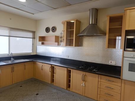 Juffair, Apartments, Flats, Houses & Villas, BHD 410/month,  Furnished,  3 BR,  100 Sq. Meter,  Fully Furnished 3BR Flat For Rent In Juffair For BD410 With EWA Limit