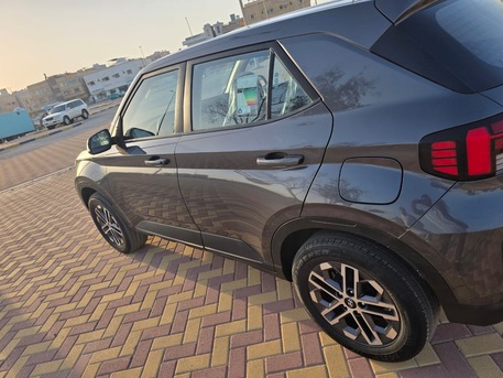 Khobar, Vehicles, Cars & Trucks , SAR 47000,  Hyundai Venue Turbo,  2023,  Automatic,  100004 KM,    Model With Odometer 100004 Near Lulu Hyper Market In Khobar