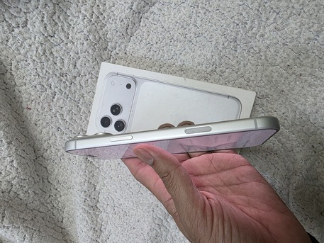 Khobar, Mobile Phones, SAR 5200,  IPhone 17 Pro Max 256gb Silver 100 Battery Only Serious Buyer Sale Swap