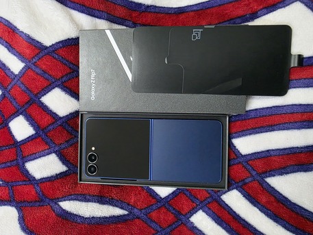 Khobar, Mobile Phones, SAR 2500,  Samsung Galaxy Zflip 7 256gb 12 Gb Ram Sale Swap Same Like New