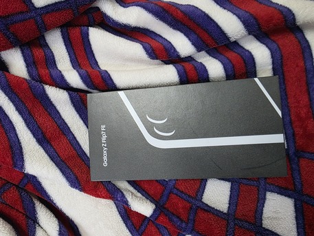 Khobar, Mobile Phones, SAR 2350,  Samsung Galaxy Zflip 7fe 128gb Box Packed Sealed Pack Only Serious Buyer Contact Me