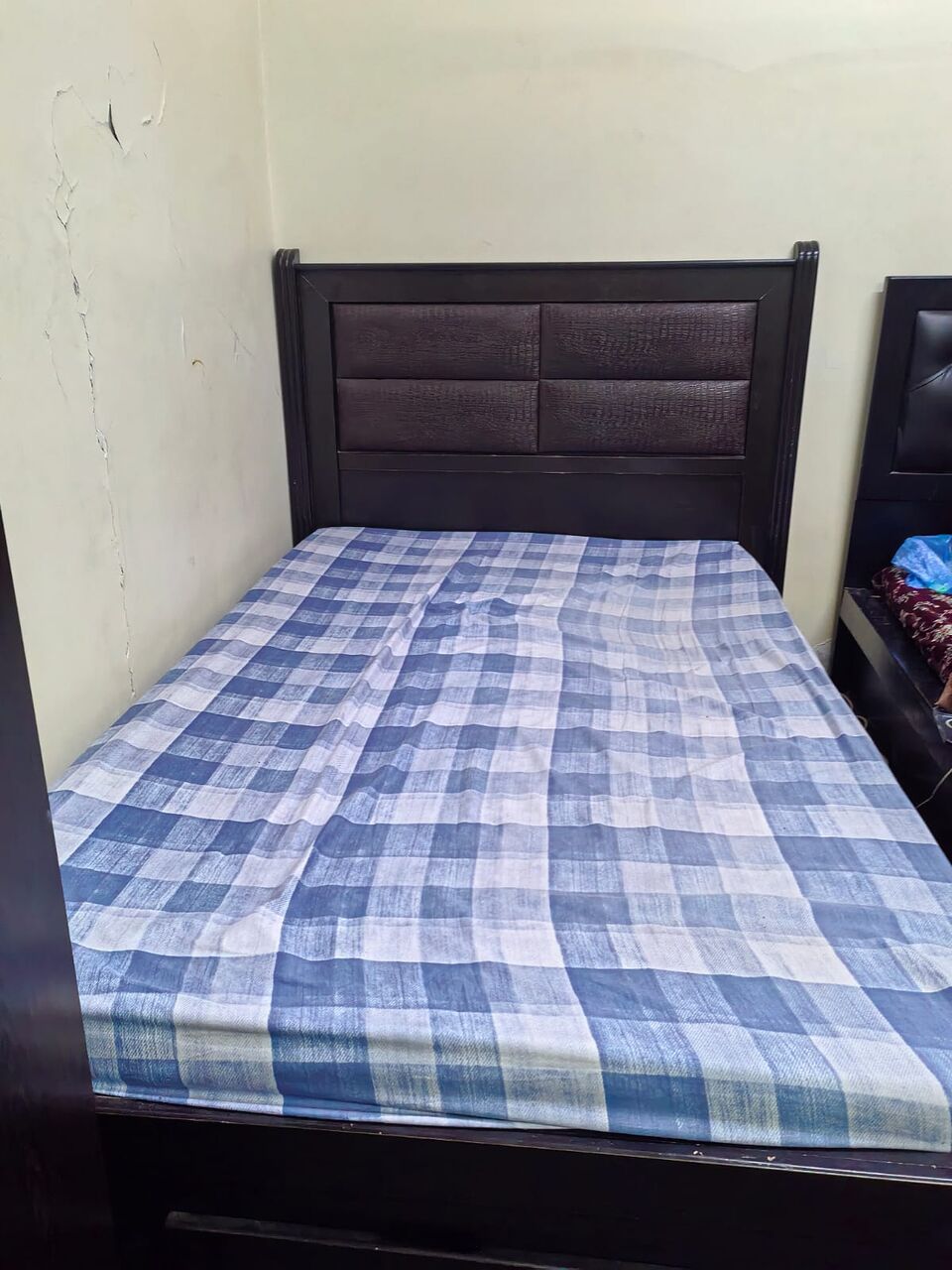 Jubail, Furniture, SAR 700,  6 Single Bed And 12 Door Almirah Available