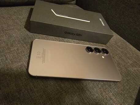 Al Sulaymaniyyah, Mobile Phones, SAR 2000,  Samsung Galaxy S25 Plus (256GB/12GB) Silver Shadow