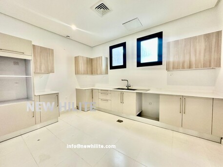 Kuwait City, Apartments, Flats, Houses & Villas, KWD 900/month,  4 BR,  4 Bedroom Floor For Rent In Abufathira
