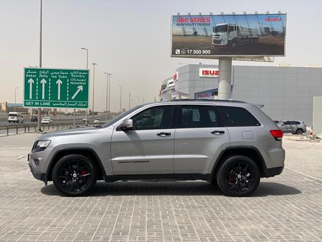 Manama, Vehicles, Cars & Trucks , BHD 4300,  Jeep Grand Cherokee,  2015,  Automatic,  146500 KM,   LTD  (Silver)