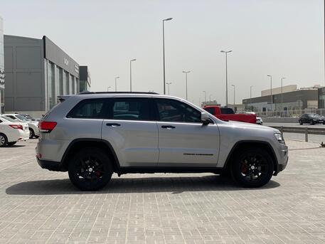 Manama, Vehicles, Cars & Trucks , BHD 4300,  Jeep Grand Cherokee,  2015,  Automatic,  146500 KM,   LTD  (Silver)