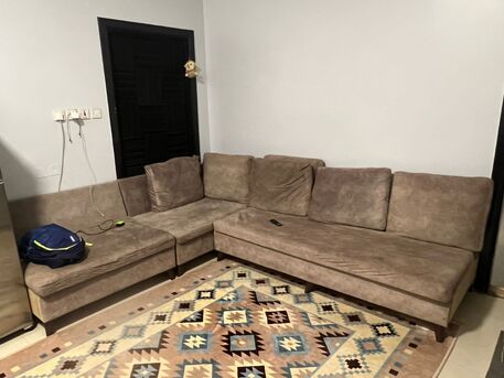 Riyadh, Furniture, SAR 1250,  Complete Bedroom Set With Sofa And Ovan