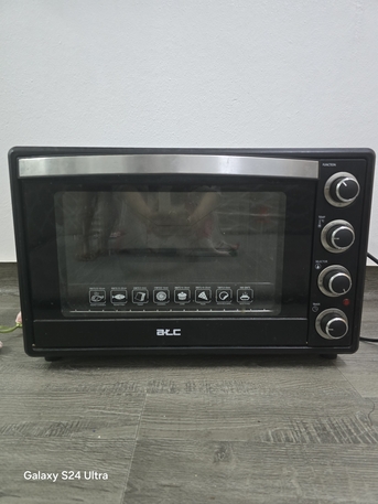 Riyadh, Appliances, SAR 50,  Convection Oven In Nice Condition Upper Rods Doesnt Work And Good Conditiowater Dispencer