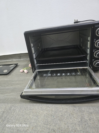 Riyadh, Appliances, SAR 50,  Convection Oven In Nice Condition Upper Rods Doesnt Work And Good Conditiowater Dispencer