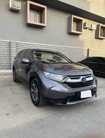 Riyadh, Vehicles, Cars & Trucks , SAR 64000,  Honda CR-V,  2018,  Automatic,  96000 KM,  Low Mileage