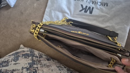 Jeddah, Purses & Wallets, SAR 2000,  Michael Kors Bag